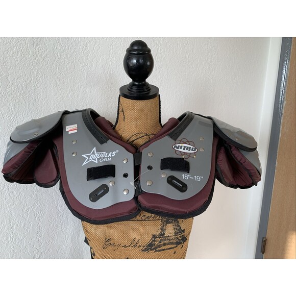DOUGLAS QB L NITRO QUARTERBACK/WIDE RECEIVER FOOTBALL SHOULDER PAD “19-20” - Picture 9 of 15